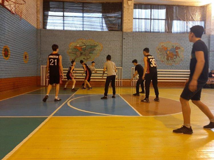 Мектепішілік 8-9 сынып арасында баскетбол жарысы