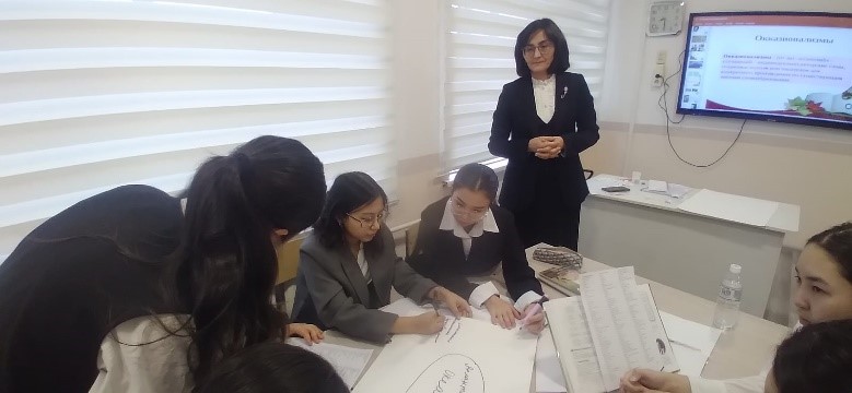 Открытый урок  на тему В.Маяковский "Атлантический океан".